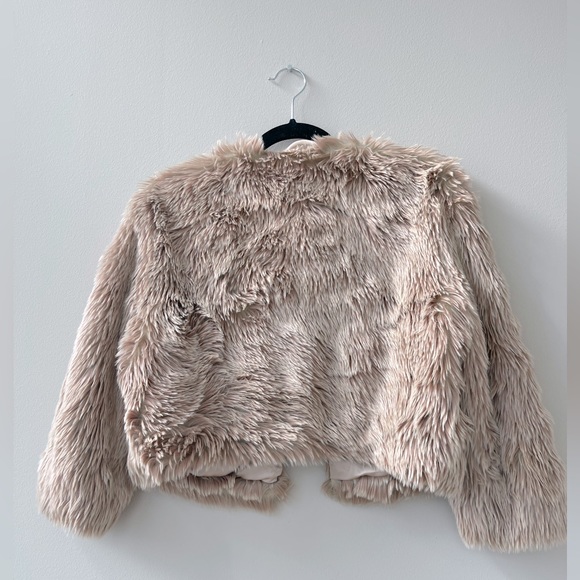 BeBe Faux Fur mini shrug jacket in a rose gold color, size medium - Picture 2 of 2